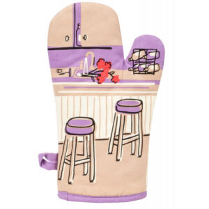 A beige “Oops, I’m drunk” BlueQ oven glove featuring a charming kitchen scene with two bar stools, a counter, cupboards, a sink with running water, a wine rack, and red flowers. The playful design is accented with purple and beige tones for extra colour. Gate21.ee