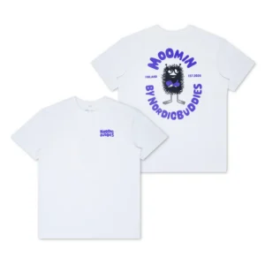 The Moomin Heavy Ts - Club Life - White features a small “Nordic Buddies” logo on the left chest and a large Moomin character with bold blue “MOOMIN BY NORDIC BUDDIES” text on the back. Front and back views shown. Gate21.ee