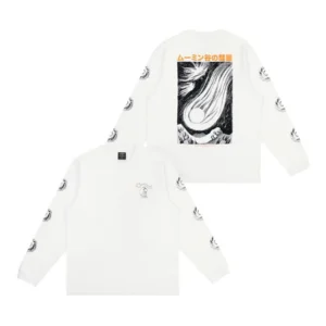 Moomin Novels Heavy Long Sleeve: A white long-sleeve shirt featuring black illustrations down the sleeves and a small graphic on the left chest. The back displays a whimsical drawing of hands reaching for a comet, accented with Japanese text above—taking inspiration from the classic Moomin T-shirt style. Gate21.ee